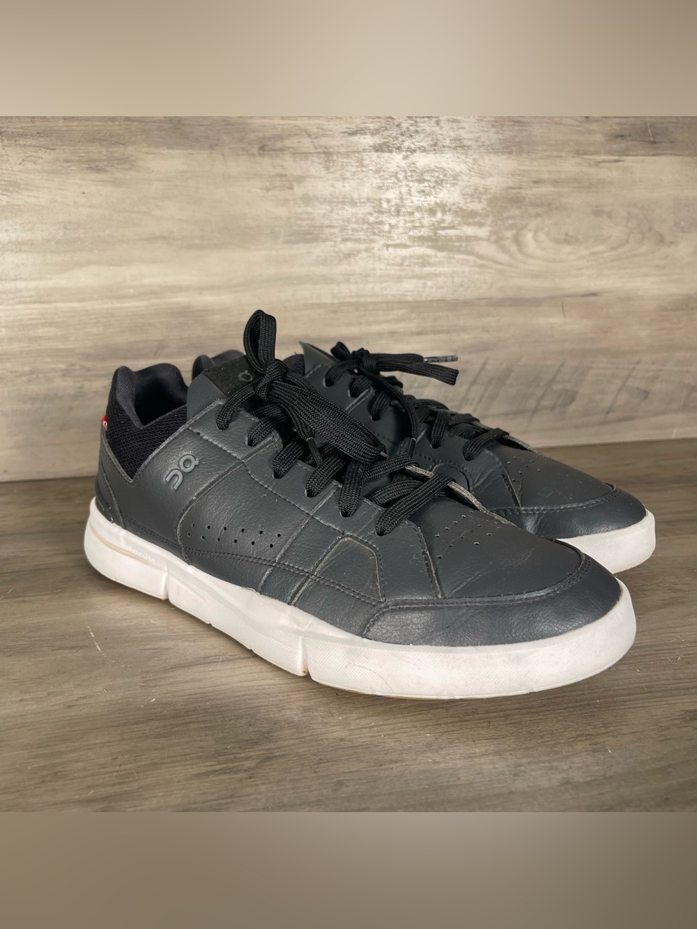 On Running Men's Black and White Low-Top Sneakers